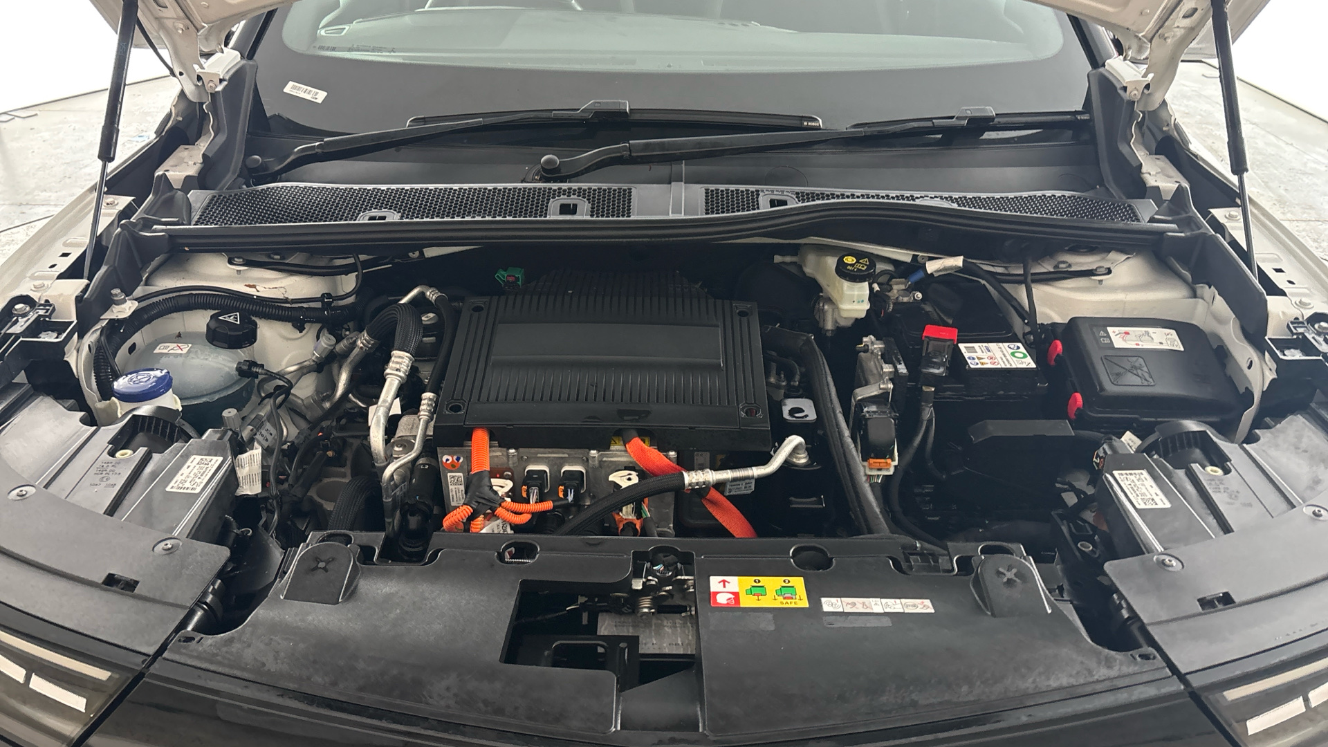 4020808 100kW SRi Premium 50kWh 5dr Auto