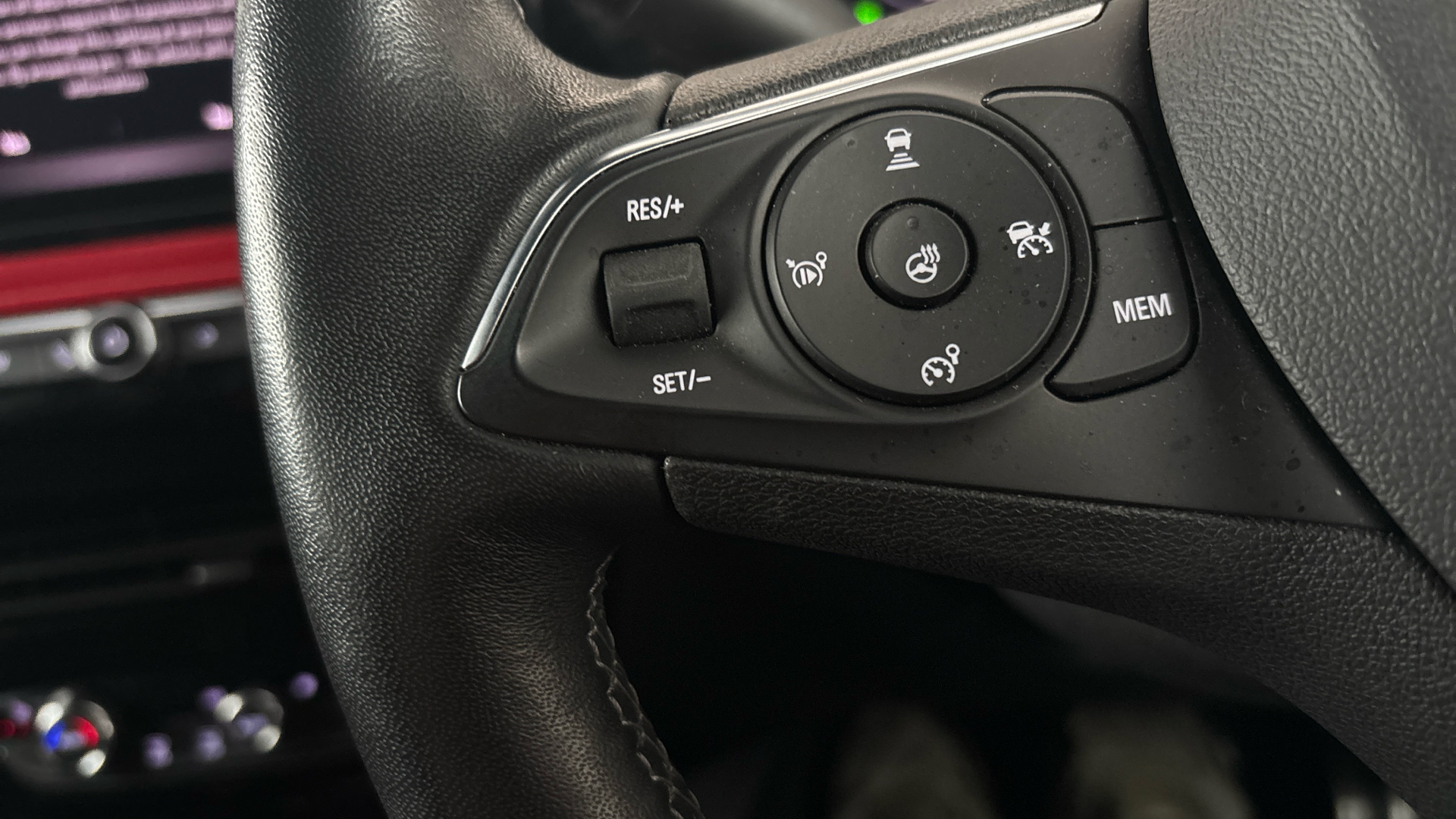 4020840 100kW SRi Premium 50kWh 5dr Auto