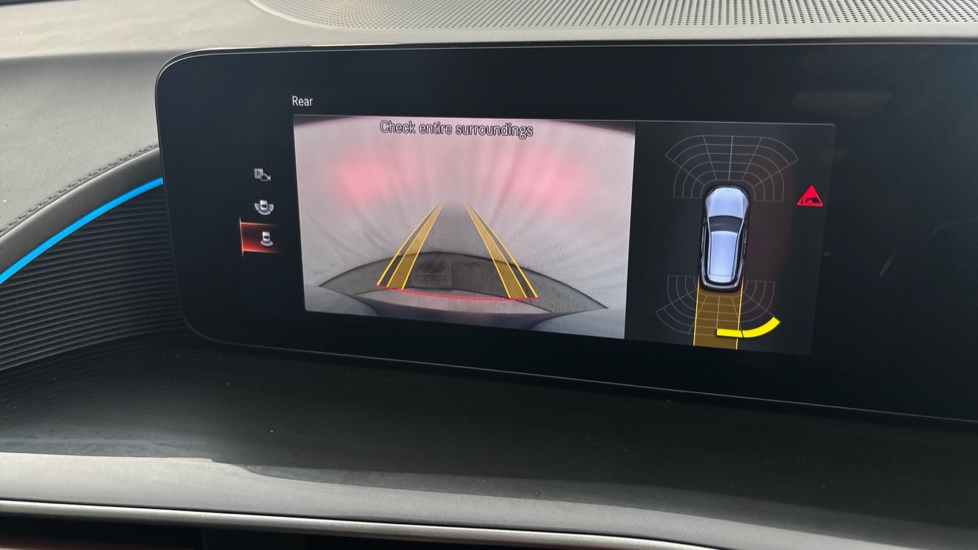 MERCEDES EQC reverse camera