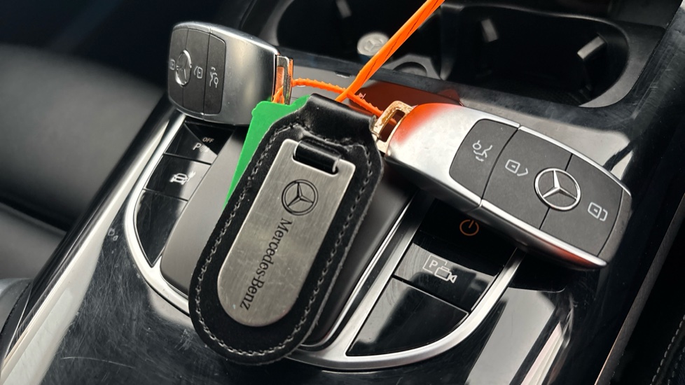 MERCEDES EQC 2 keys