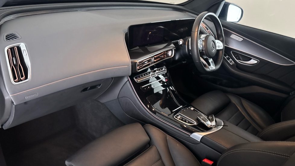 MERCEDES EQC Image 10