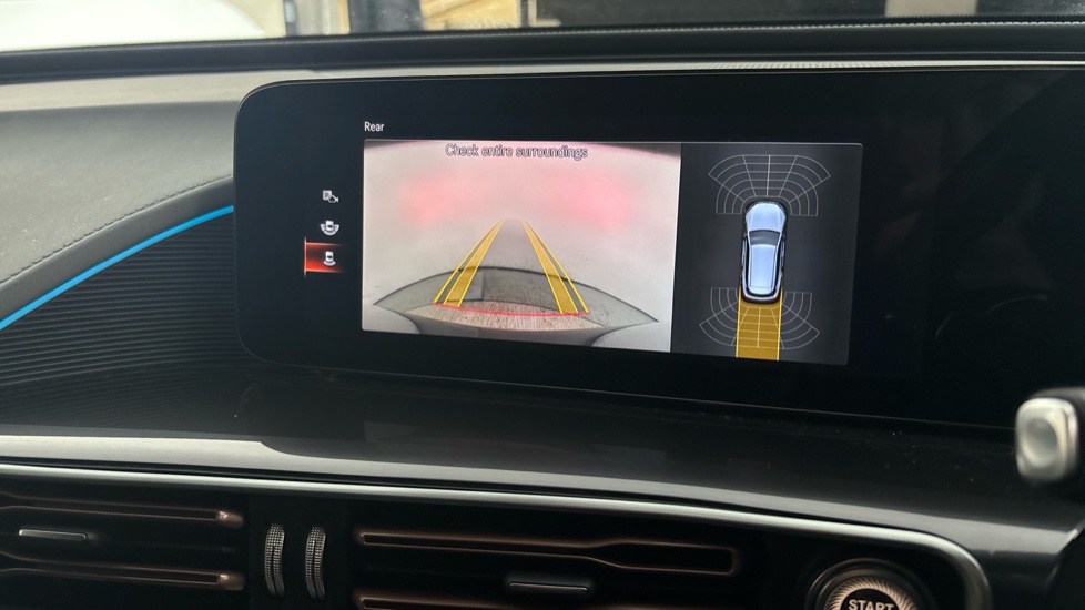 MERCEDES EQC reverse camera