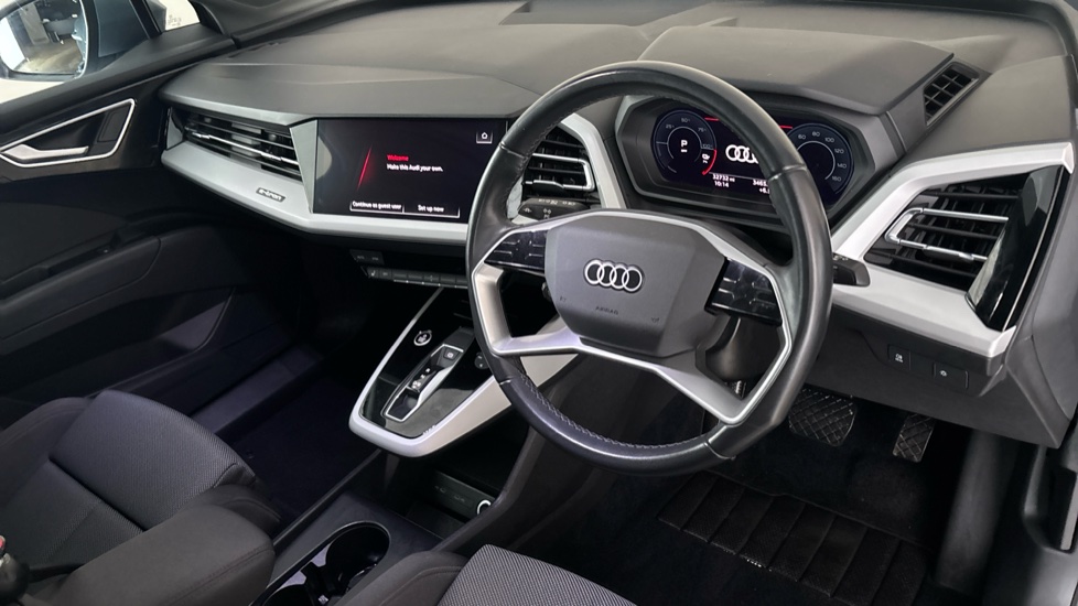 AUDI Q4 Image 9