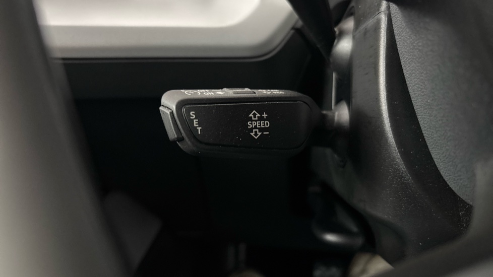 AUDI Q4 cruise control