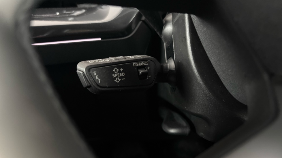 AUDI Q4 cruise control