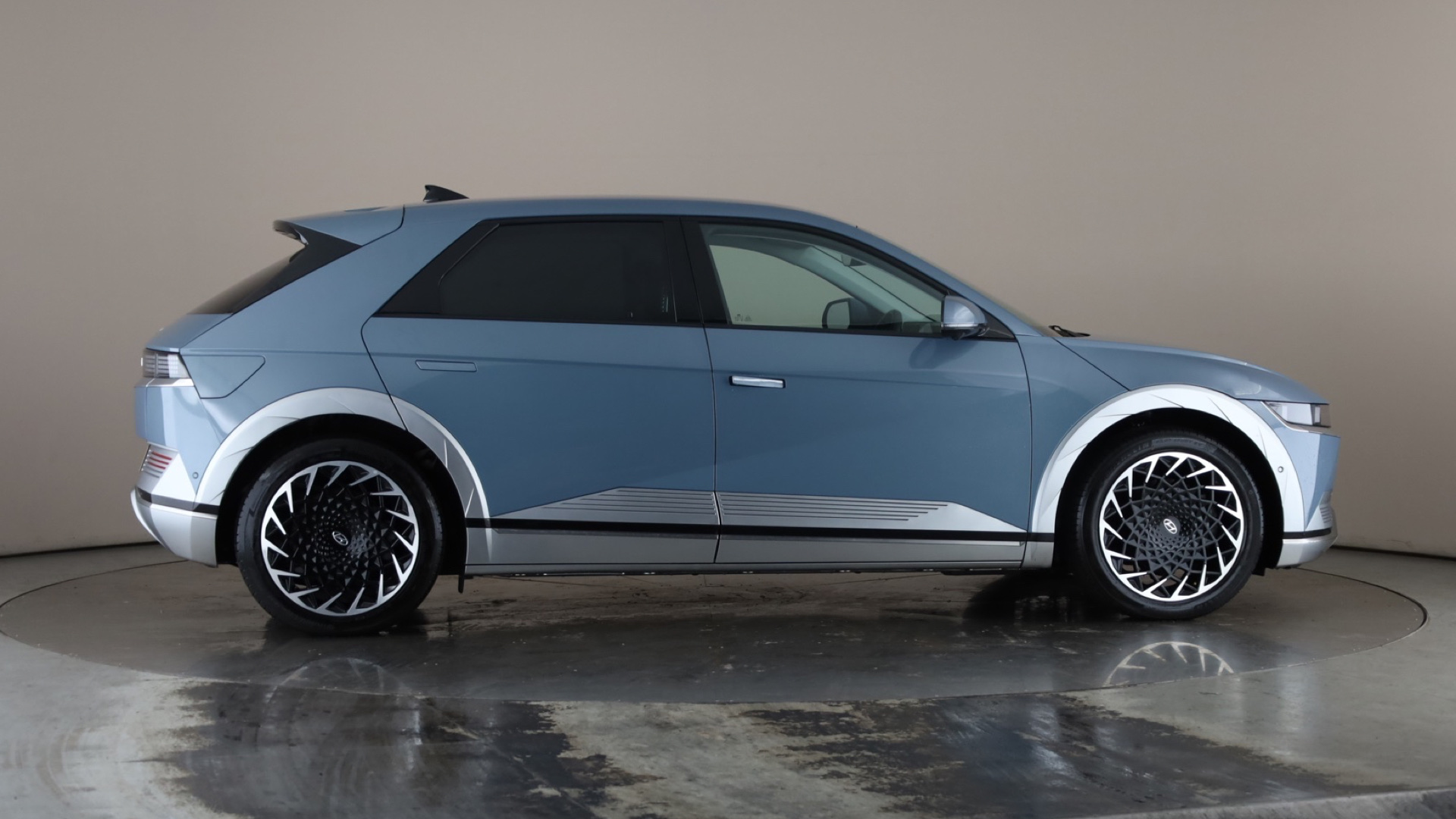 Hyundai Ioniq 5 168kW Ultimate 77 kWh 5dr Auto Tech