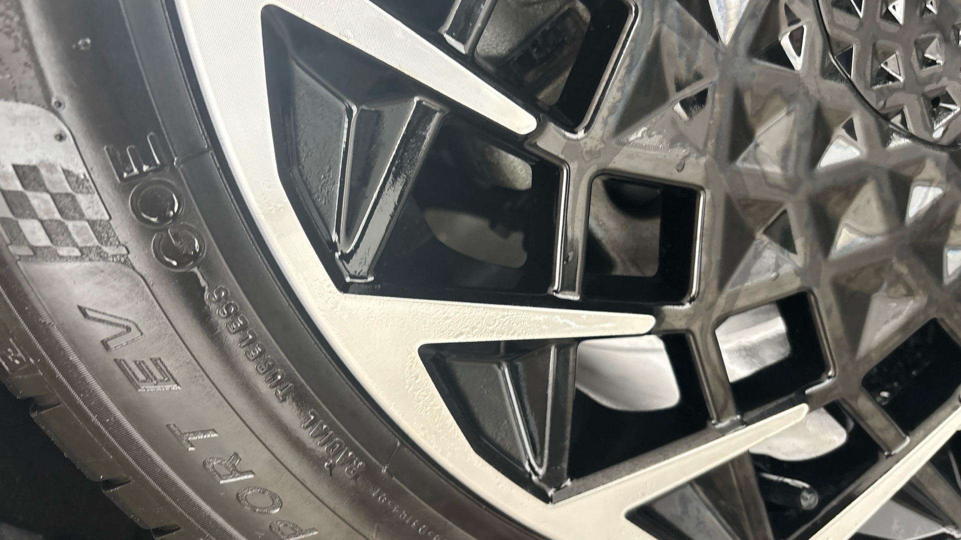Hyundai Ioniq 5 168kW Ultimate 77 kWh 5dr Auto Tech