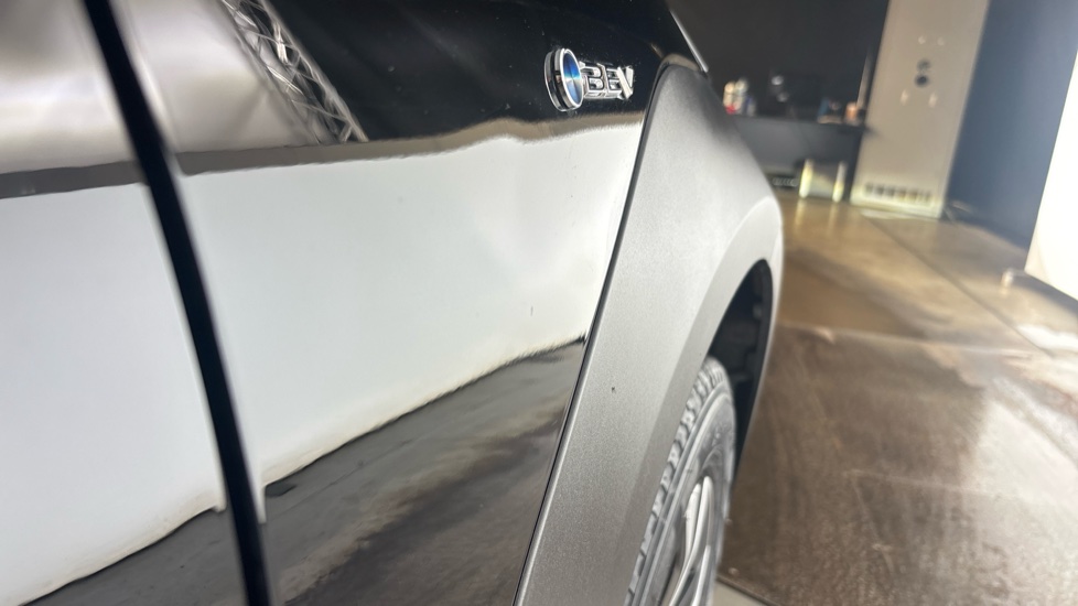 TOYOTA BZ4X dents