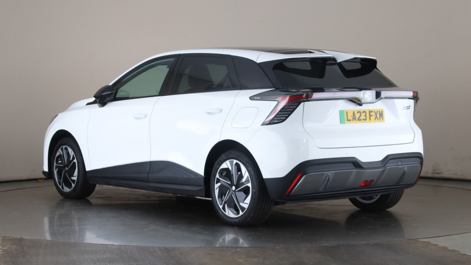 150kW Trophy EV Long Range 64kWh 5dr Auto