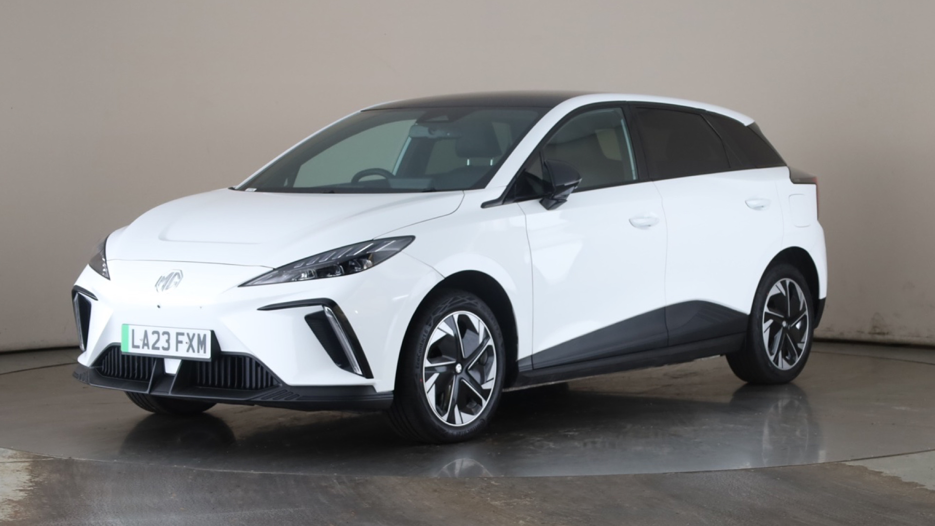 150kW Trophy EV Long Range 64kWh 5dr Auto