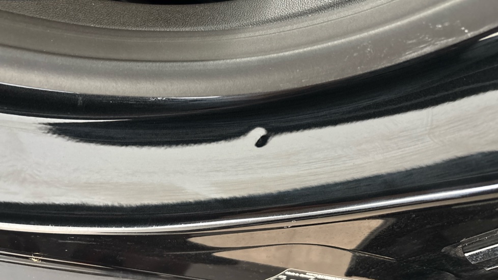 BMW I4 Dent