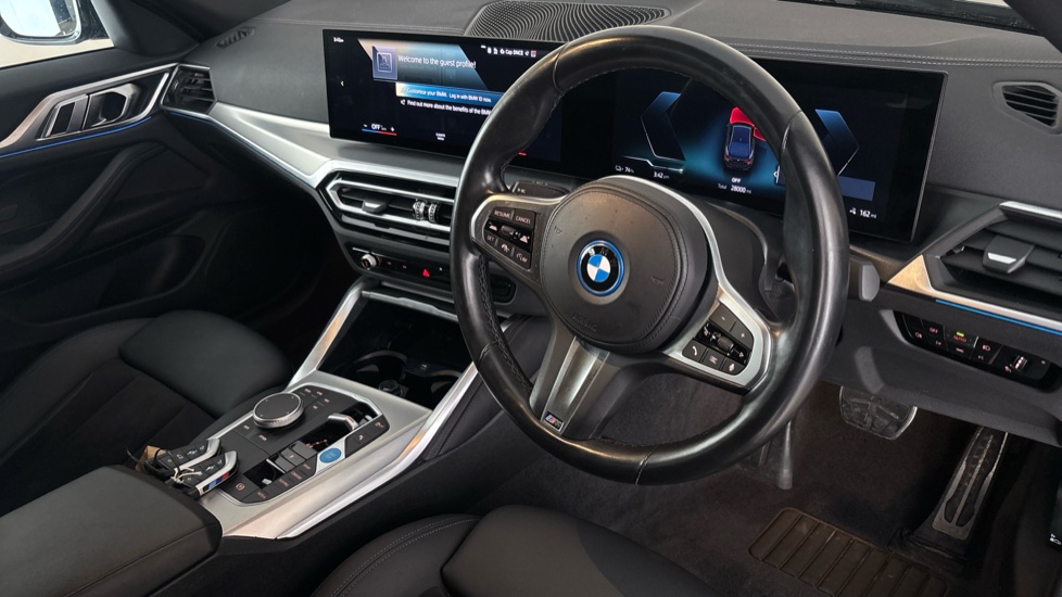 BMW I4 Image 9