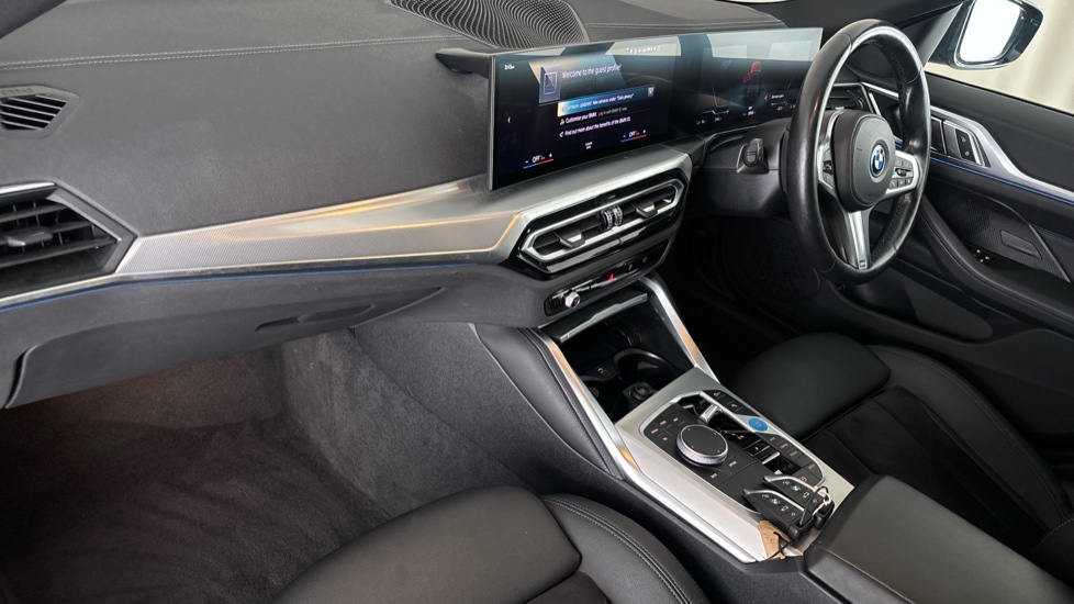 BMW I4 Image 10