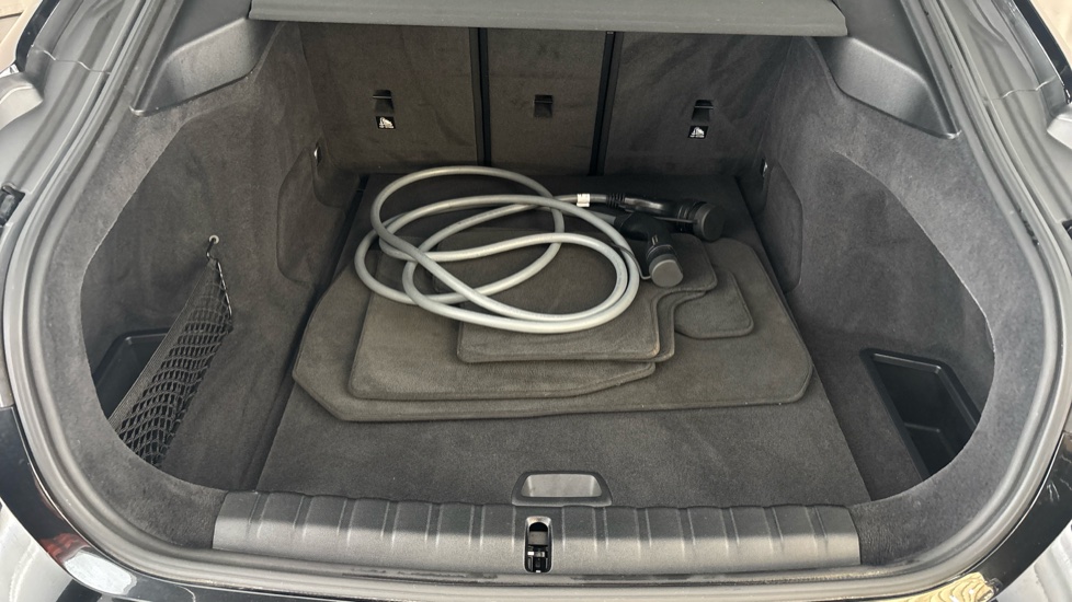 BMW I4 Image 15
