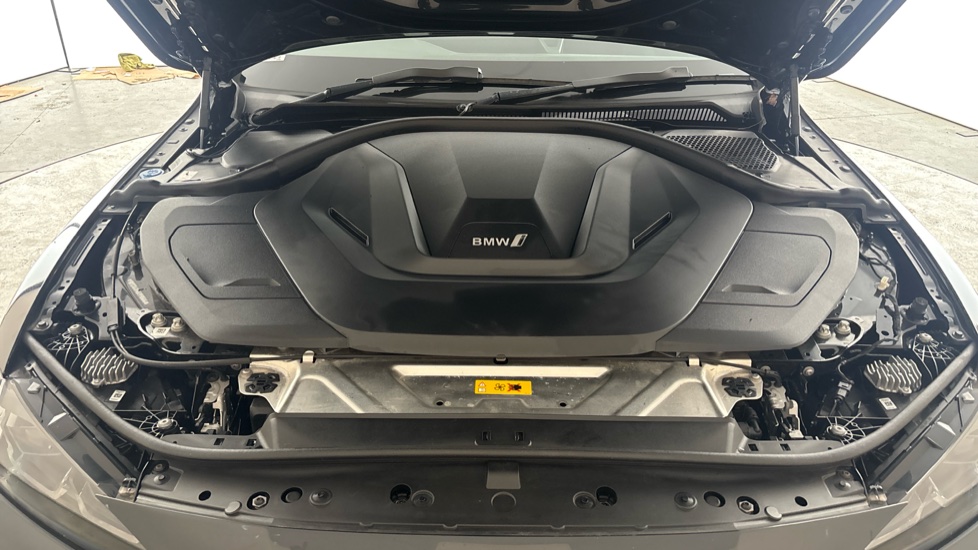 BMW I4 Image 16