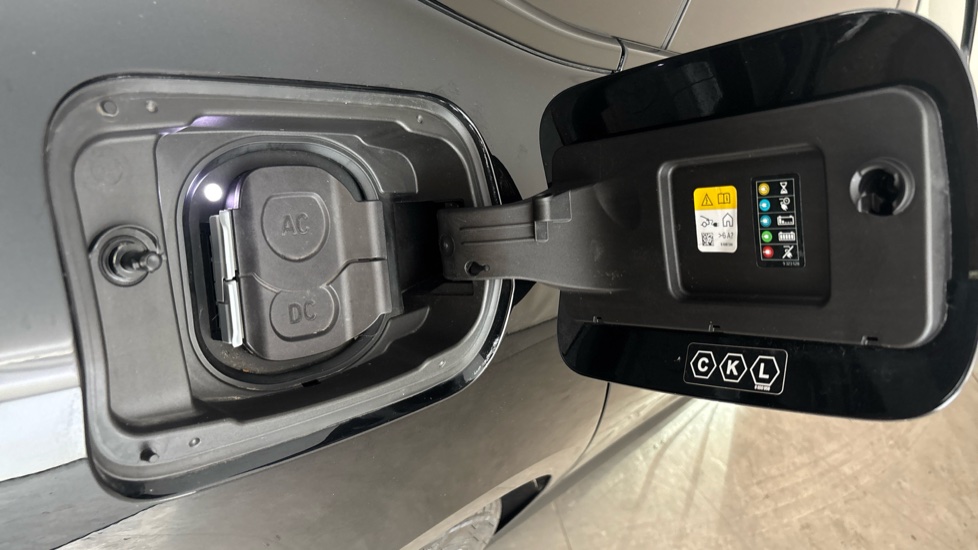 BMW I4 Image 21