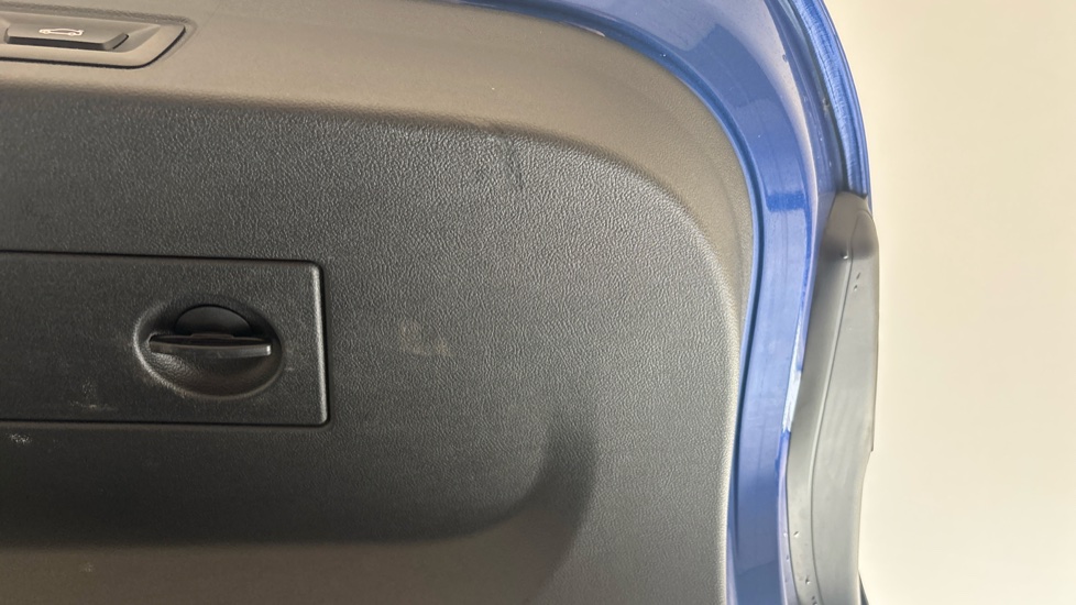 BMW I4 Scuff