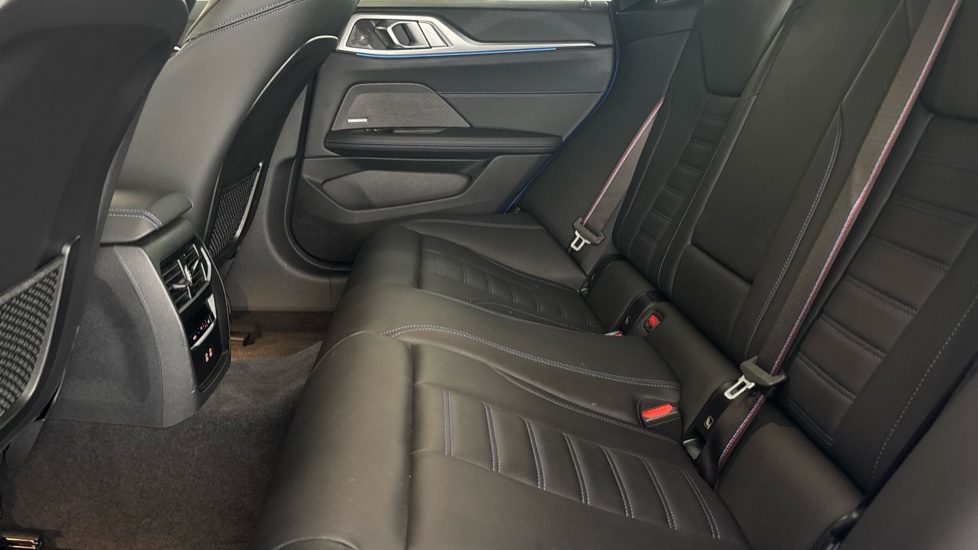 BMW I4 Image 14