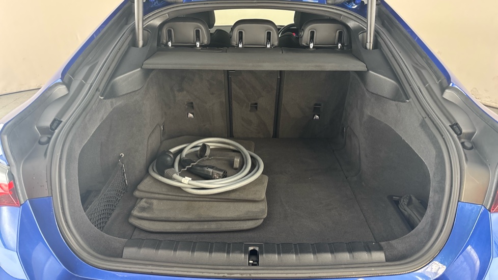 BMW I4 Image 15