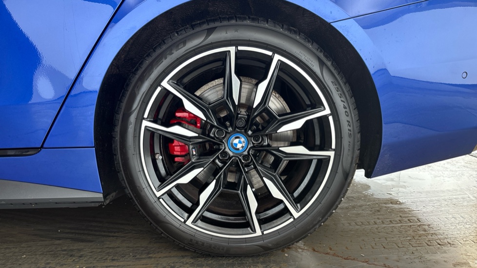 BMW I4 Image 18