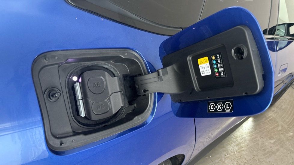 BMW I4 Image 21