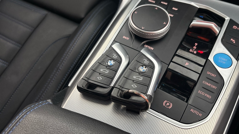 BMW I4 2 keys available
