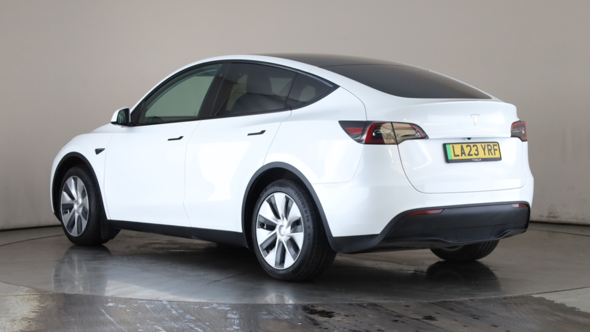 RWD 5dr Auto