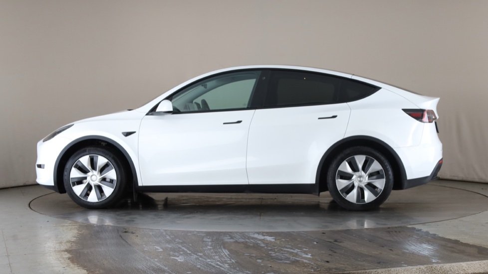 TESLA MODEL Y Image 2