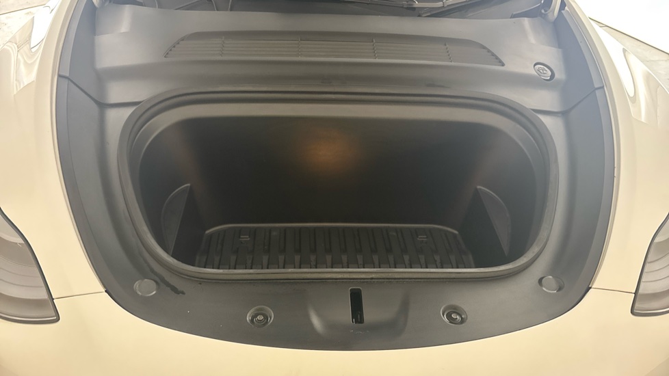 TESLA MODEL Y Image 16