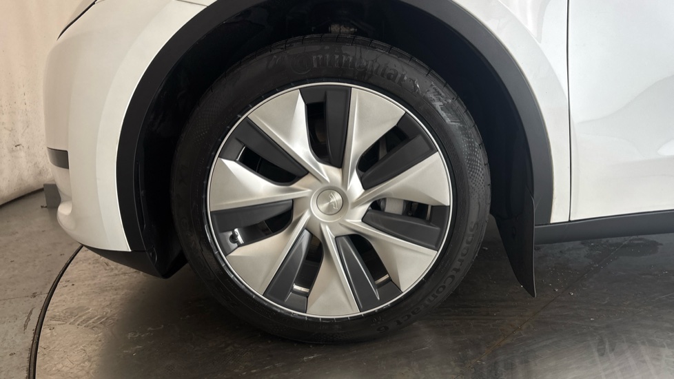 TESLA MODEL Y Image 17