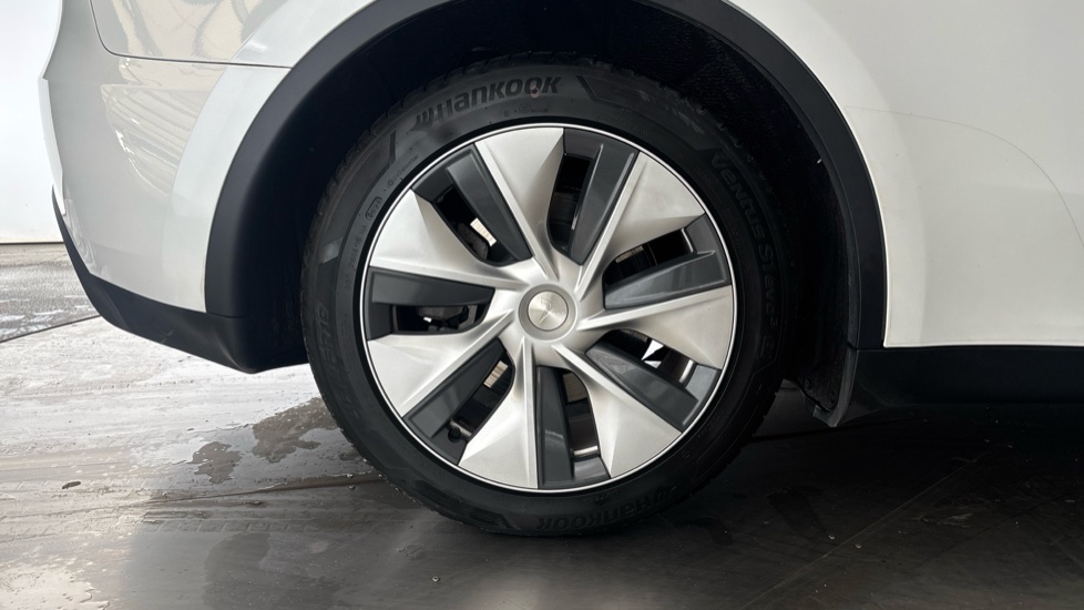 TESLA MODEL Y Image 19