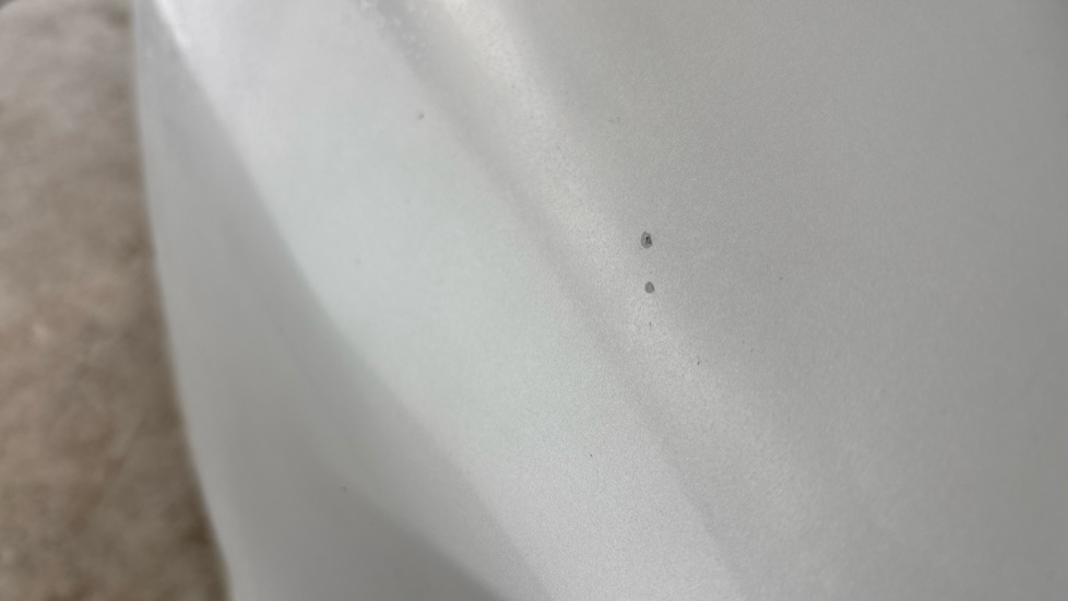 TESLA MODEL Y Chips