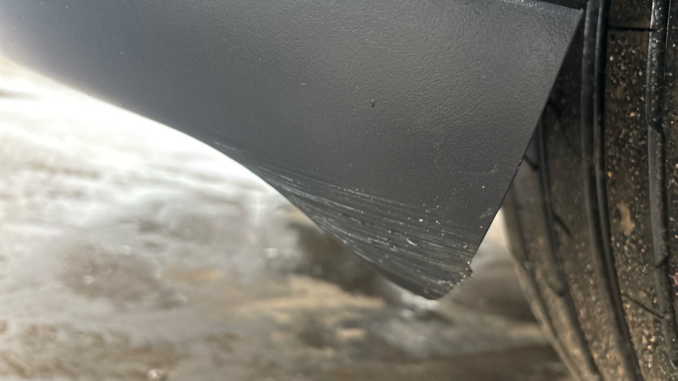 TESLA MODEL Y Scuff