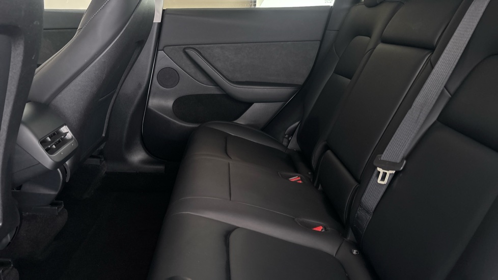 TESLA MODEL Y Image 14