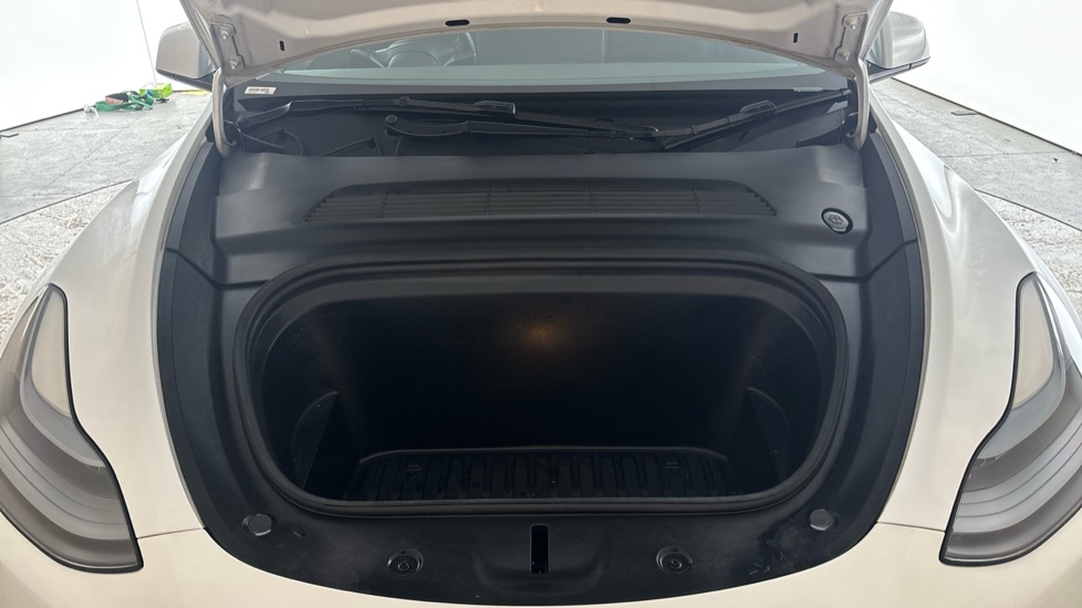 TESLA MODEL Y Image 16