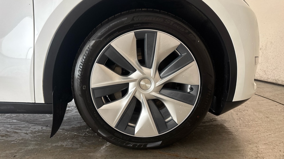 TESLA MODEL Y Image 20