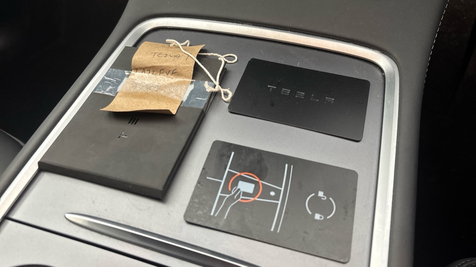TESLA MODEL Y 2 keys available