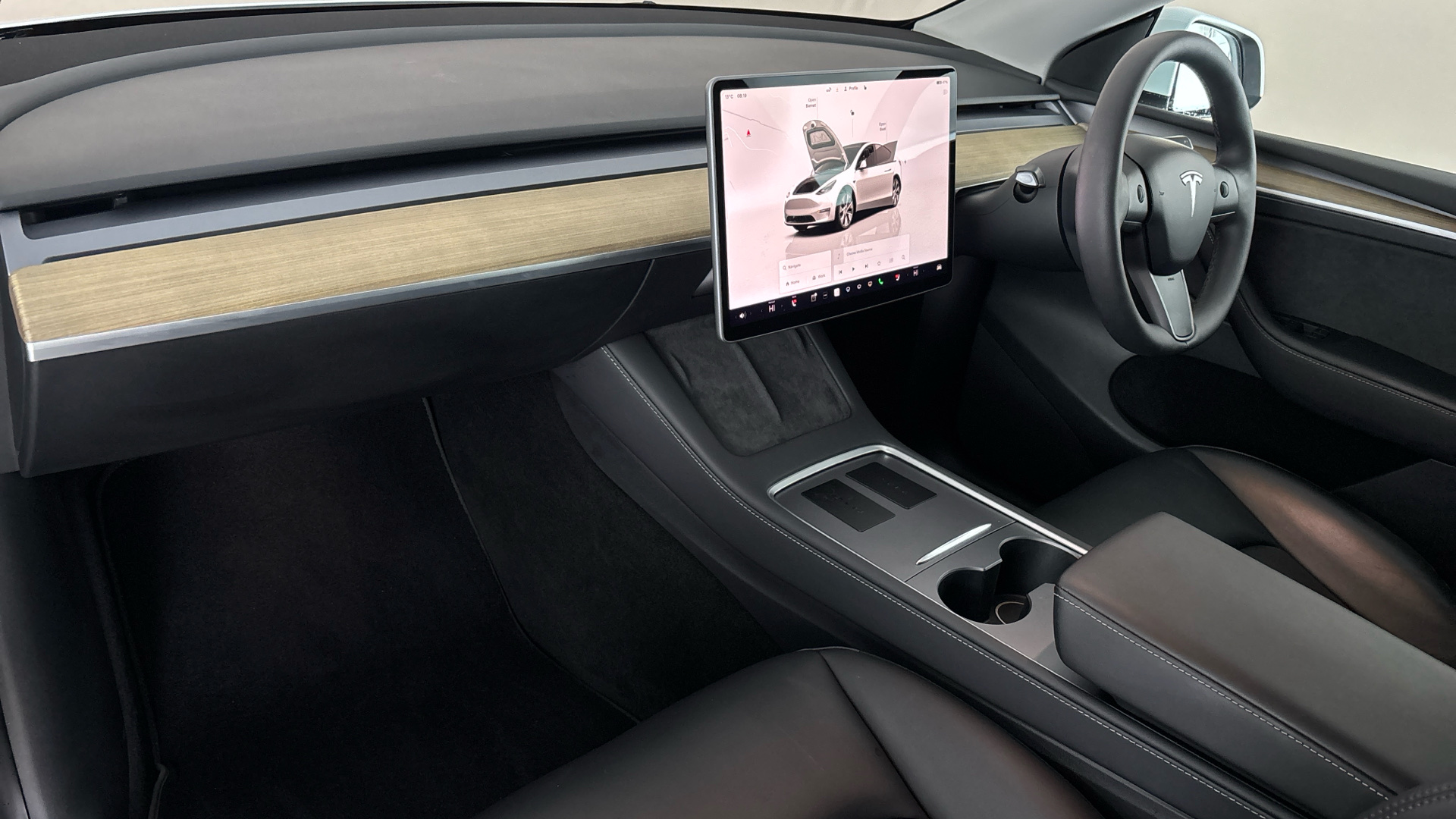 4020683 RWD 5dr Auto