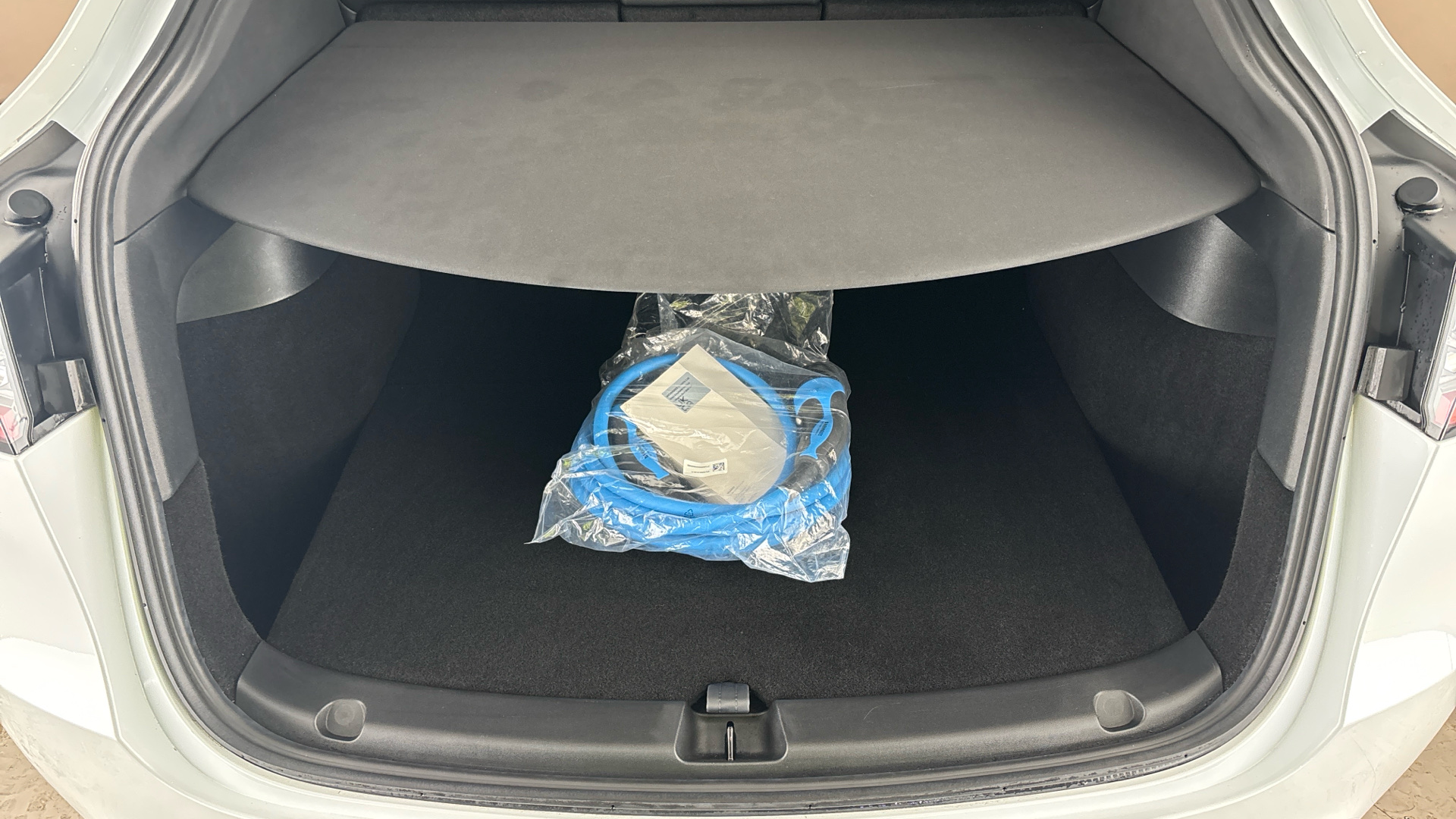 4020683 RWD 5dr Auto