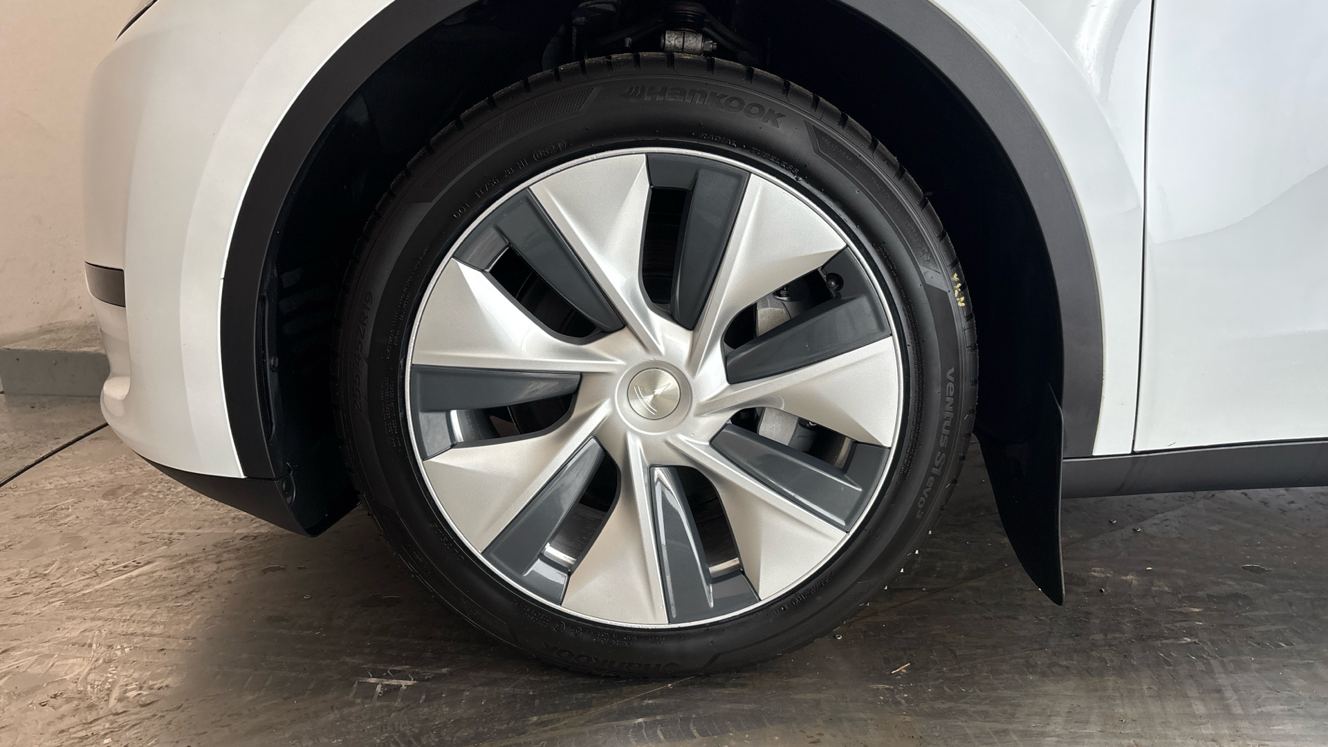 4020683 RWD 5dr Auto