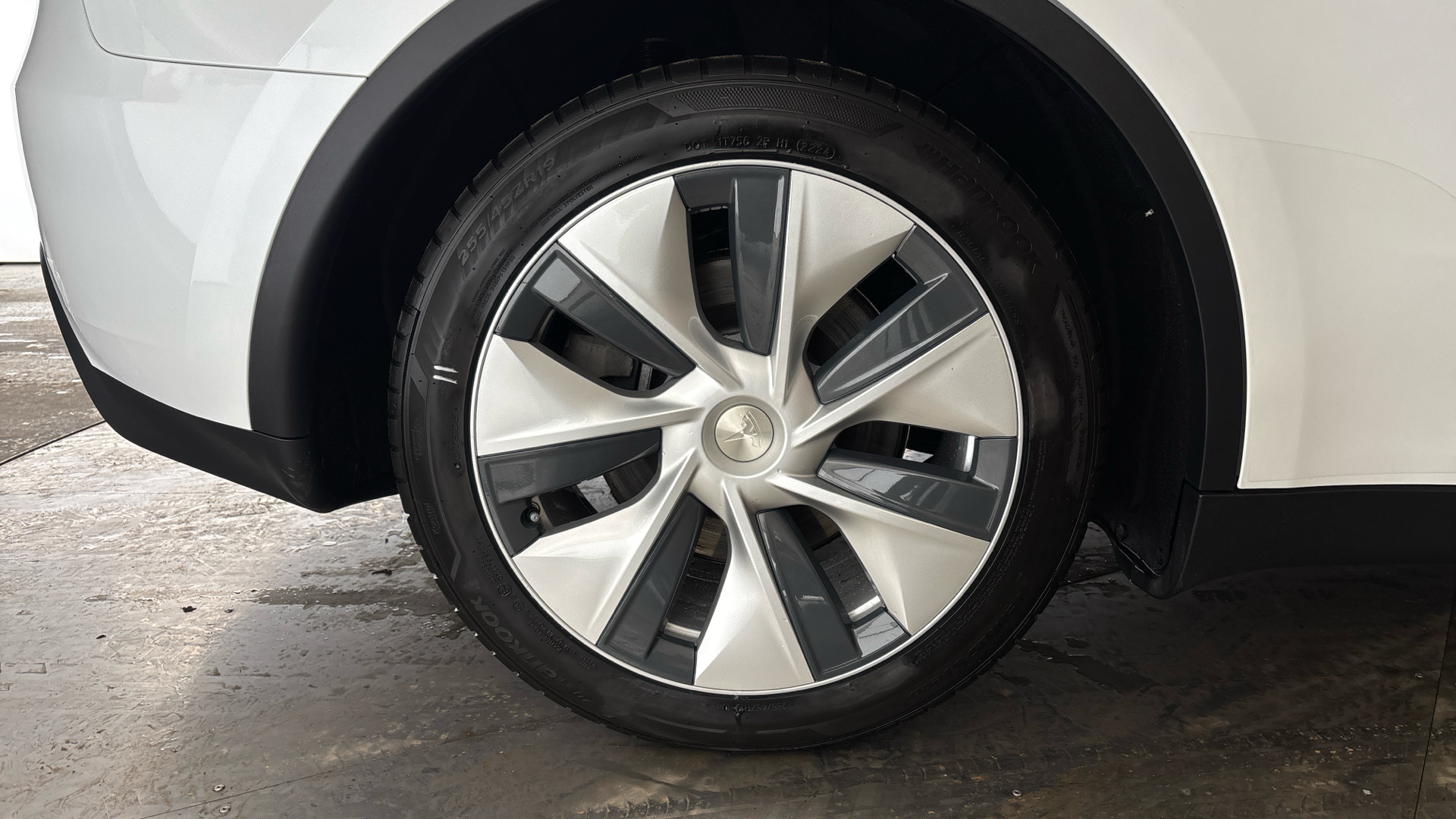 4020683 RWD 5dr Auto