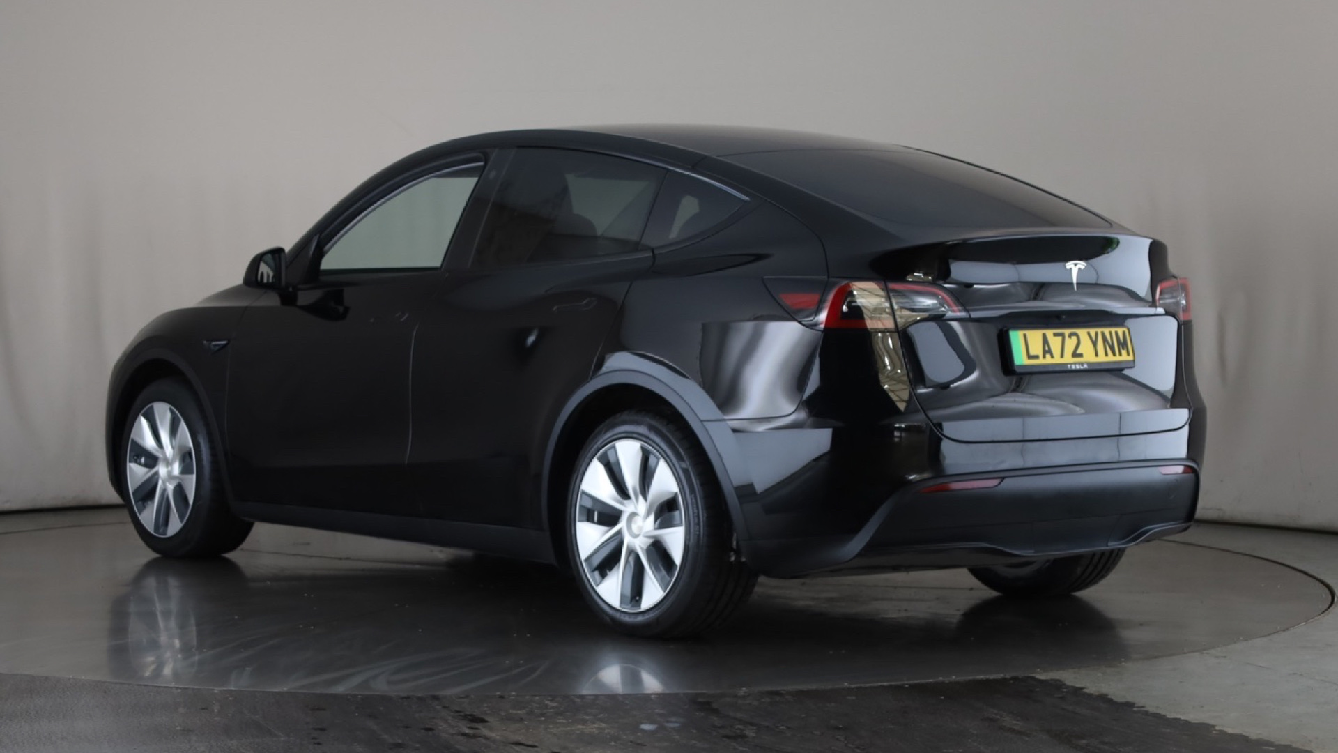 RWD 5dr Auto