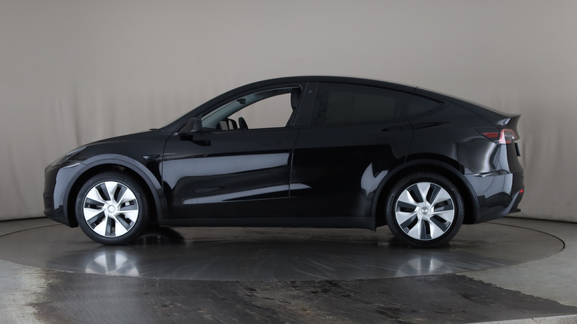 RWD 5dr Auto