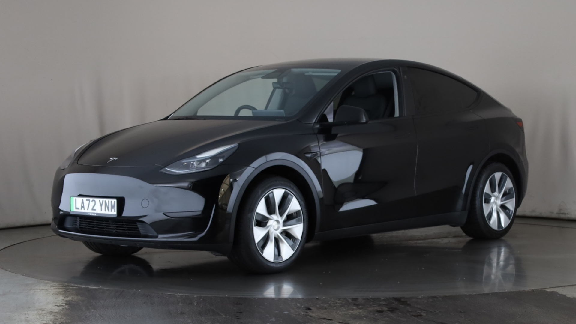 RWD 5dr Auto