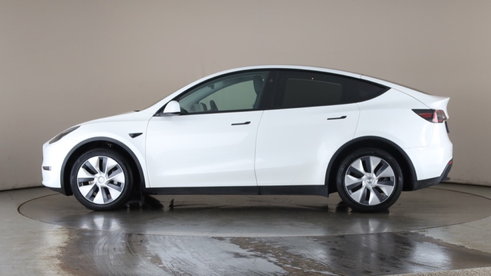 TESLA MODEL Y Image 2