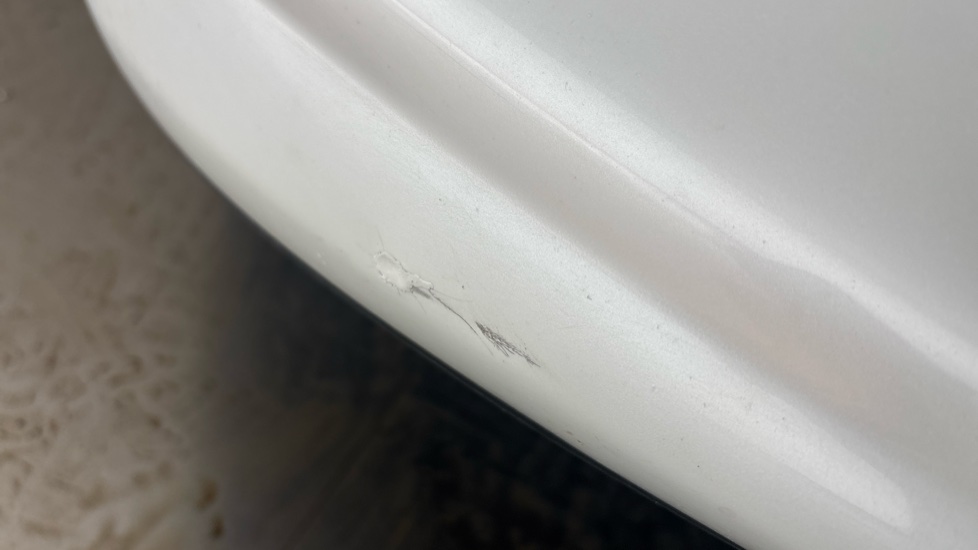 TESLA MODEL Y Scuff and dent