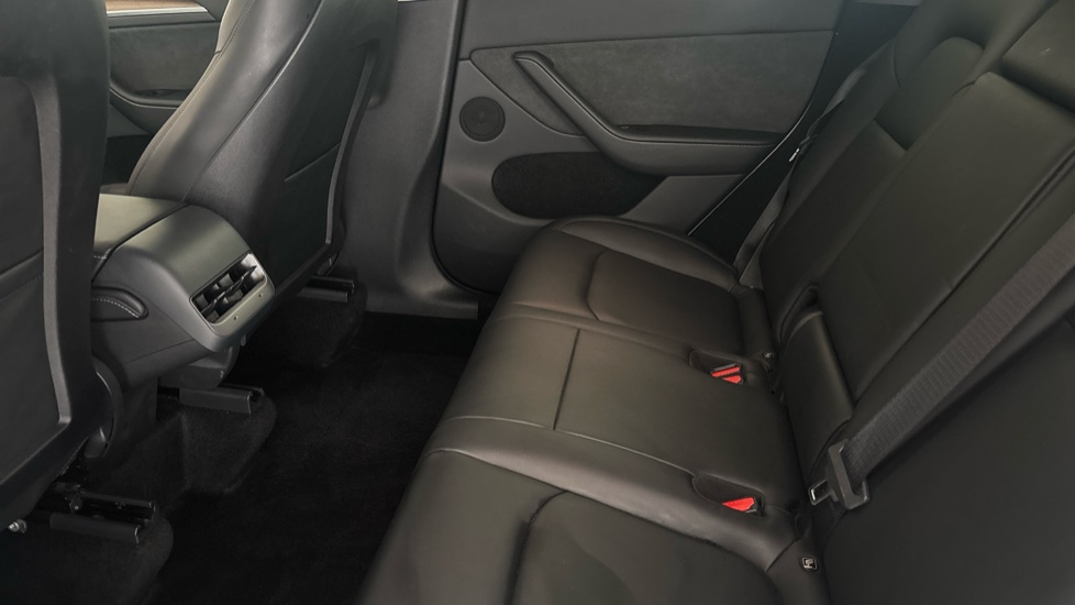 TESLA MODEL Y Image 14