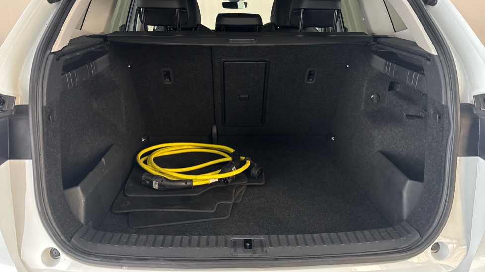 SKODA ENYAQ Image 15