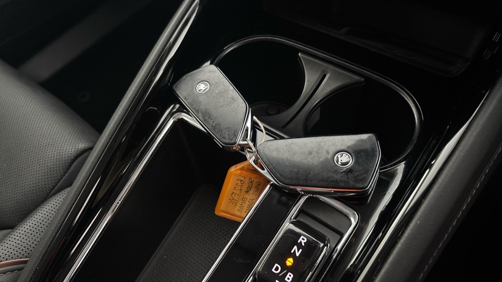 SKODA ENYAQ 2 keys available