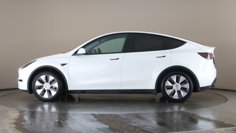 TESLA MODEL Y Image 2